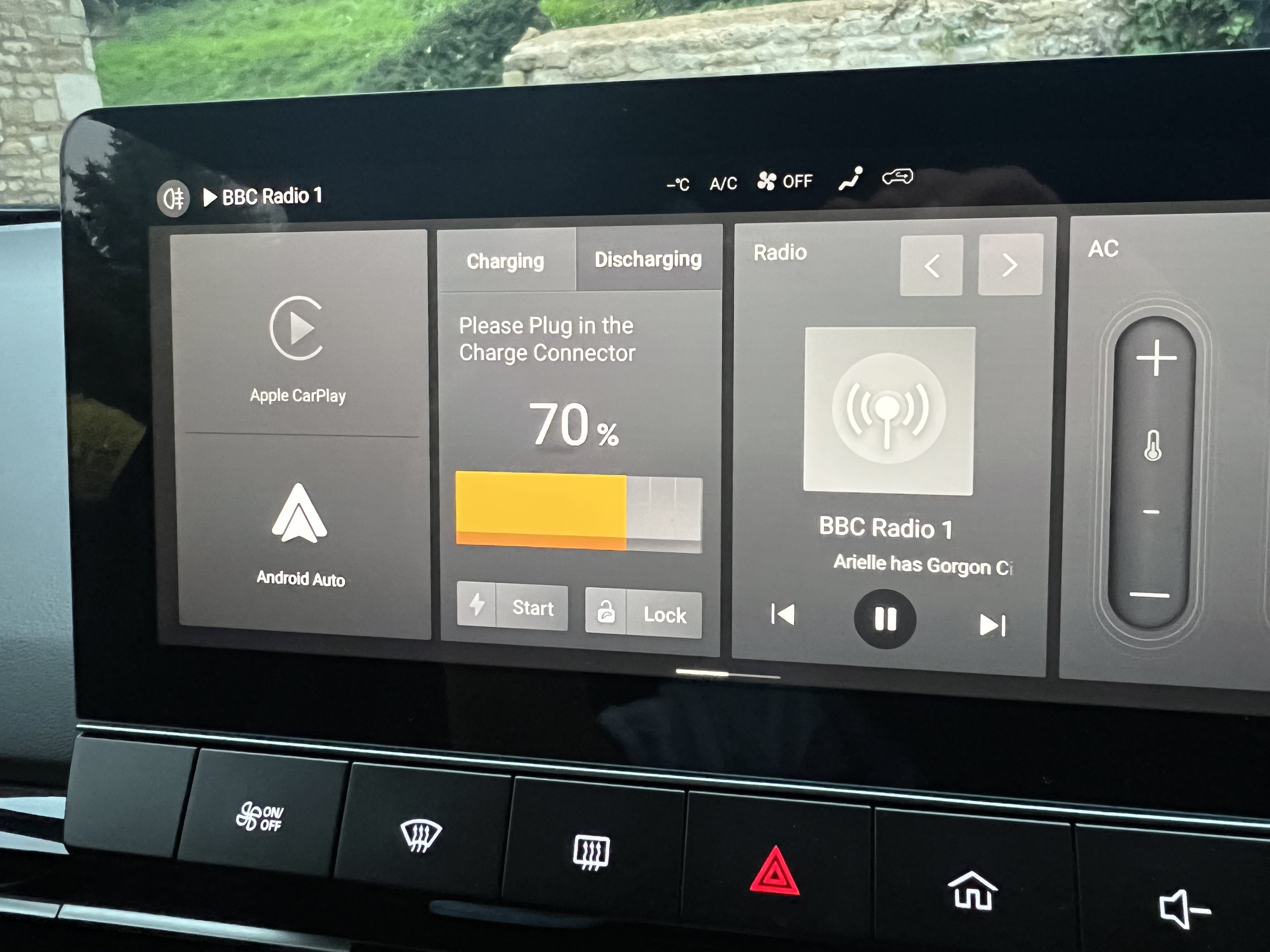 MG4 Apple CarPlay Not Working  Speak EV - Electric Car Forums